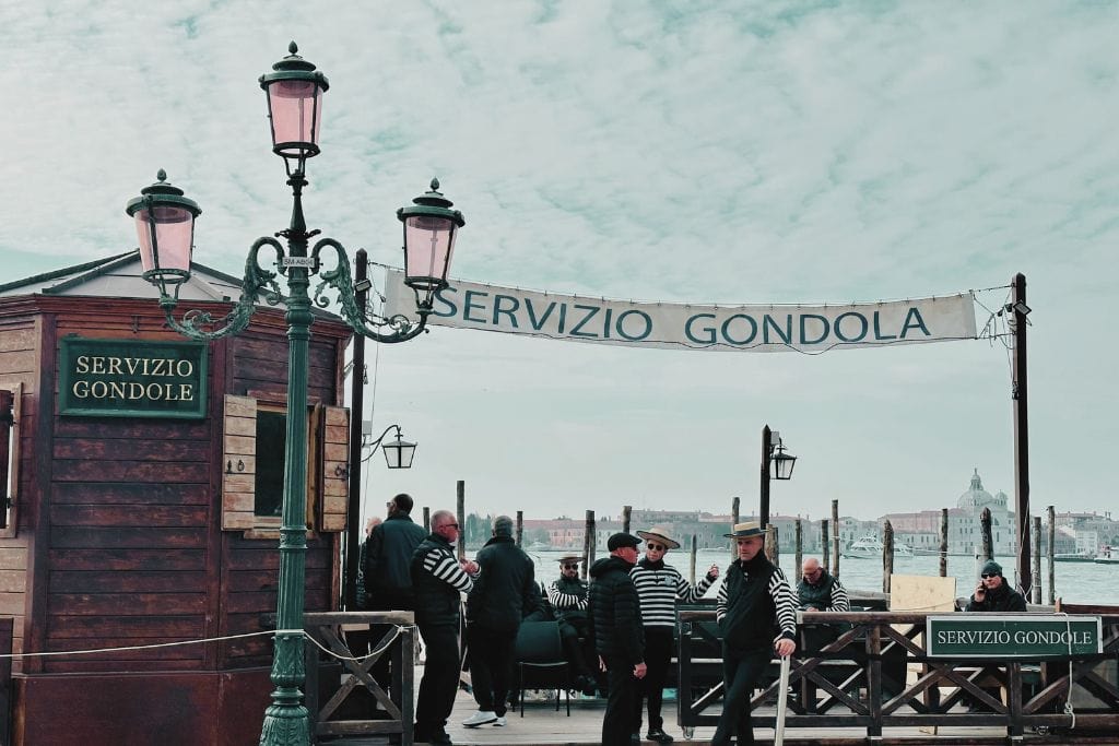 gondoliers